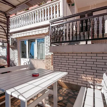 Stunning In With Wifi Appartement Pula