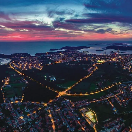 Stunning In With Wifi Апартаменти *